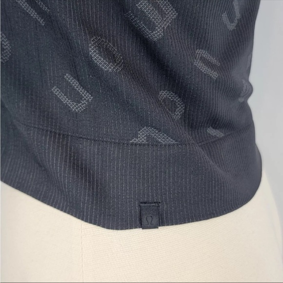 Lululemon Rest Less Cropped Half Zip size 6 in Logo Letter Black/Graphite Grey. - Picture 8 of 8